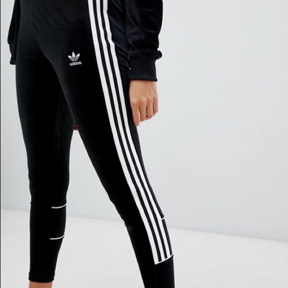 ADIDAS VELVET LEGGINGS! SIZE M